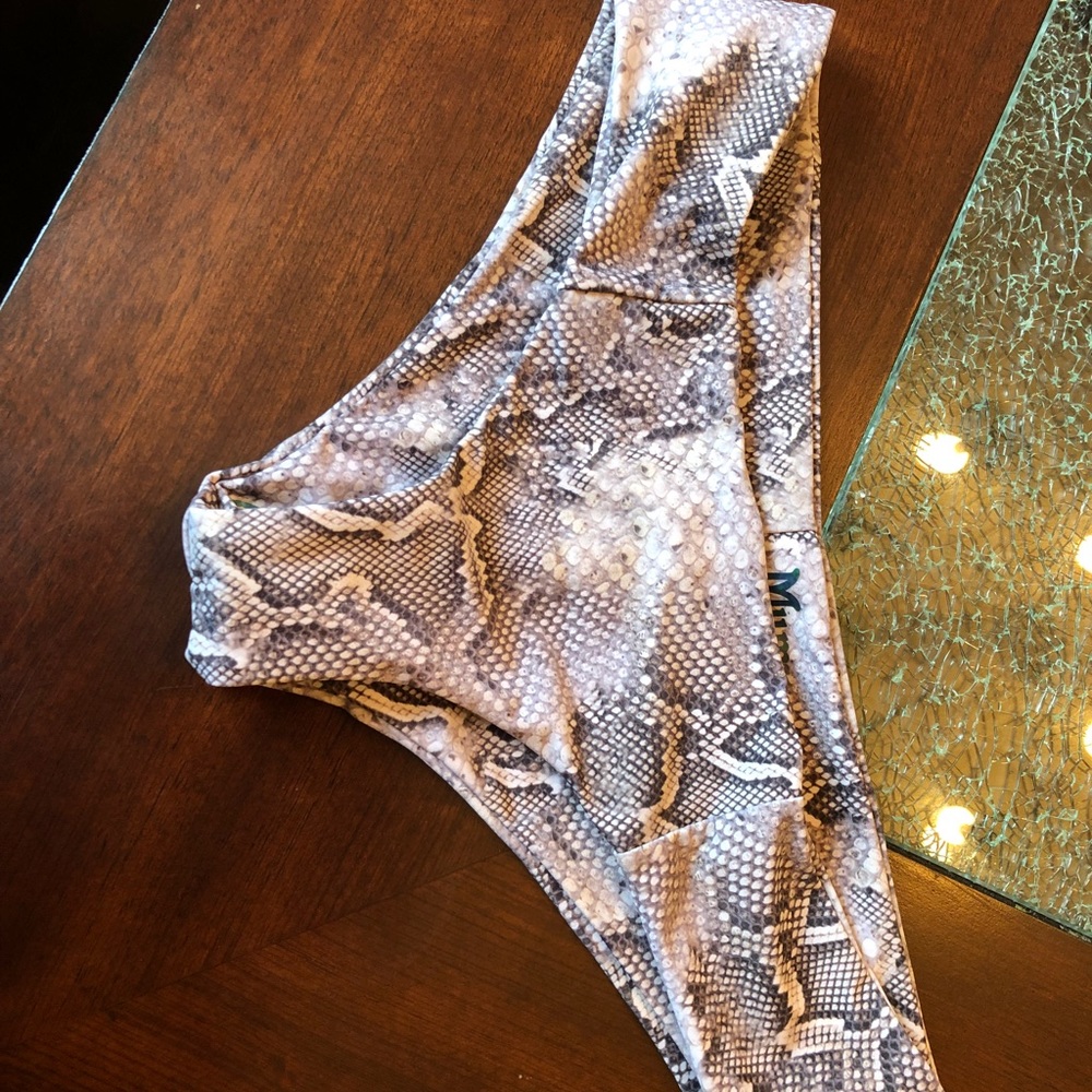 Mumu Swim bottom - Large - NWT